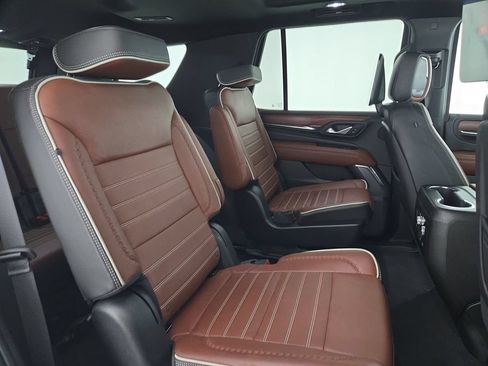 Used 2023 GMC Yukon Denali Ultimate AWD/4WD image 19