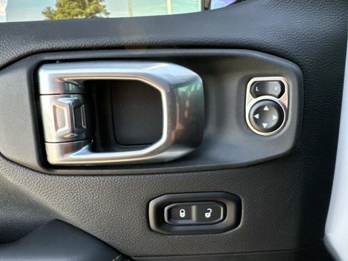 Used 2024 Jeep Wrangler Sahara w/ Safety Group image 21