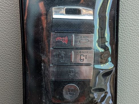 Used 2020 Kia Sedona SX image 40