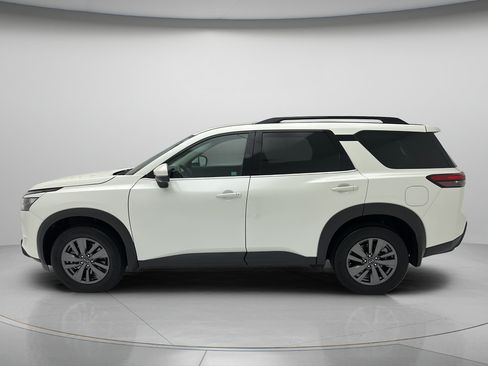 Used 2024 Nissan Pathfinder SV AWD/4WD image 8