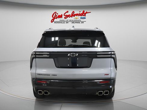 Used 2025 Chevrolet Traverse RS image 5