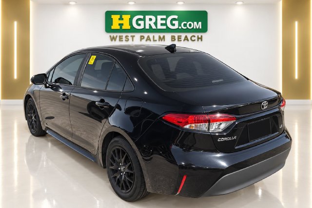 Used 2024 Toyota Corolla LE FWD image 2