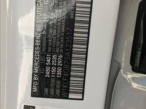 Used 2025 Mercedes-Benz E 350 Sedan image 25