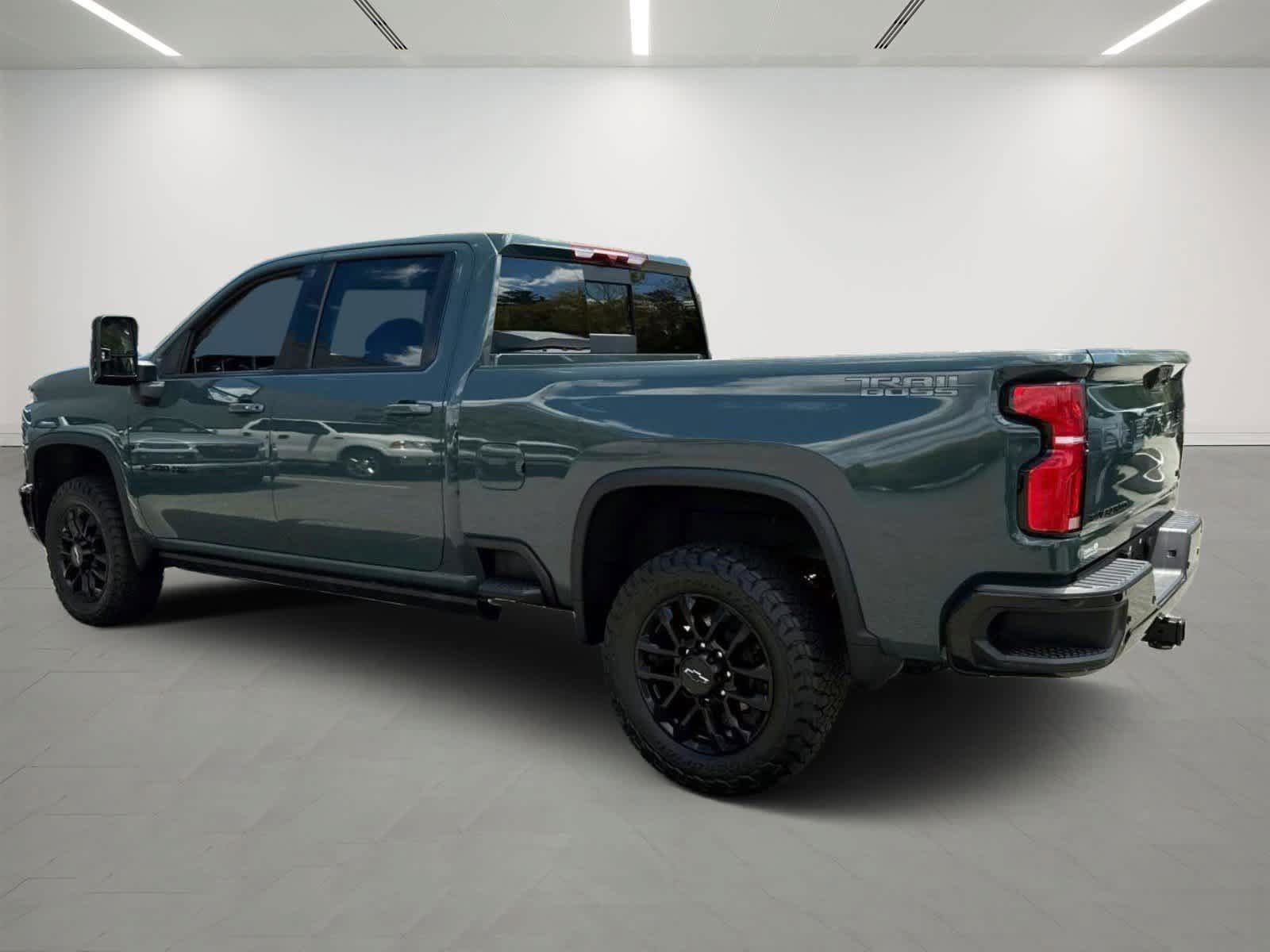 Used 2025 Chevrolet Silverado 2500 LTZ w/ LTZ Plus Package AWD/4WD image 3