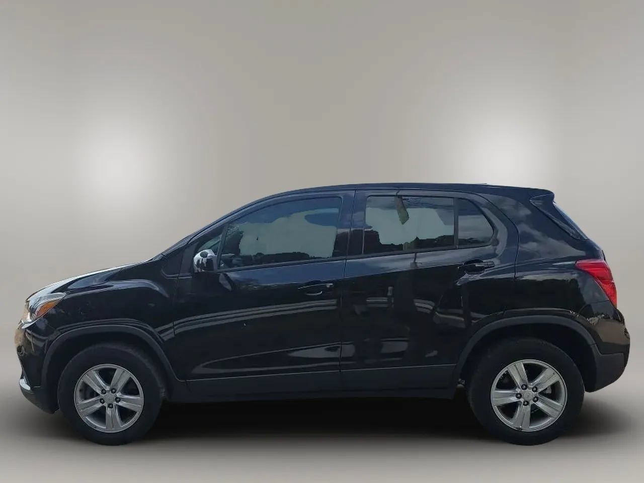 Used 2022 Chevrolet Trax LS AWD/4WD image 5