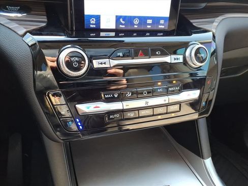 Used 2023 Ford Explorer Limited w/ Limited Technology Package AWD/4WD image 26