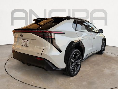 Used 2023 Toyota bZ4X Limited image 10