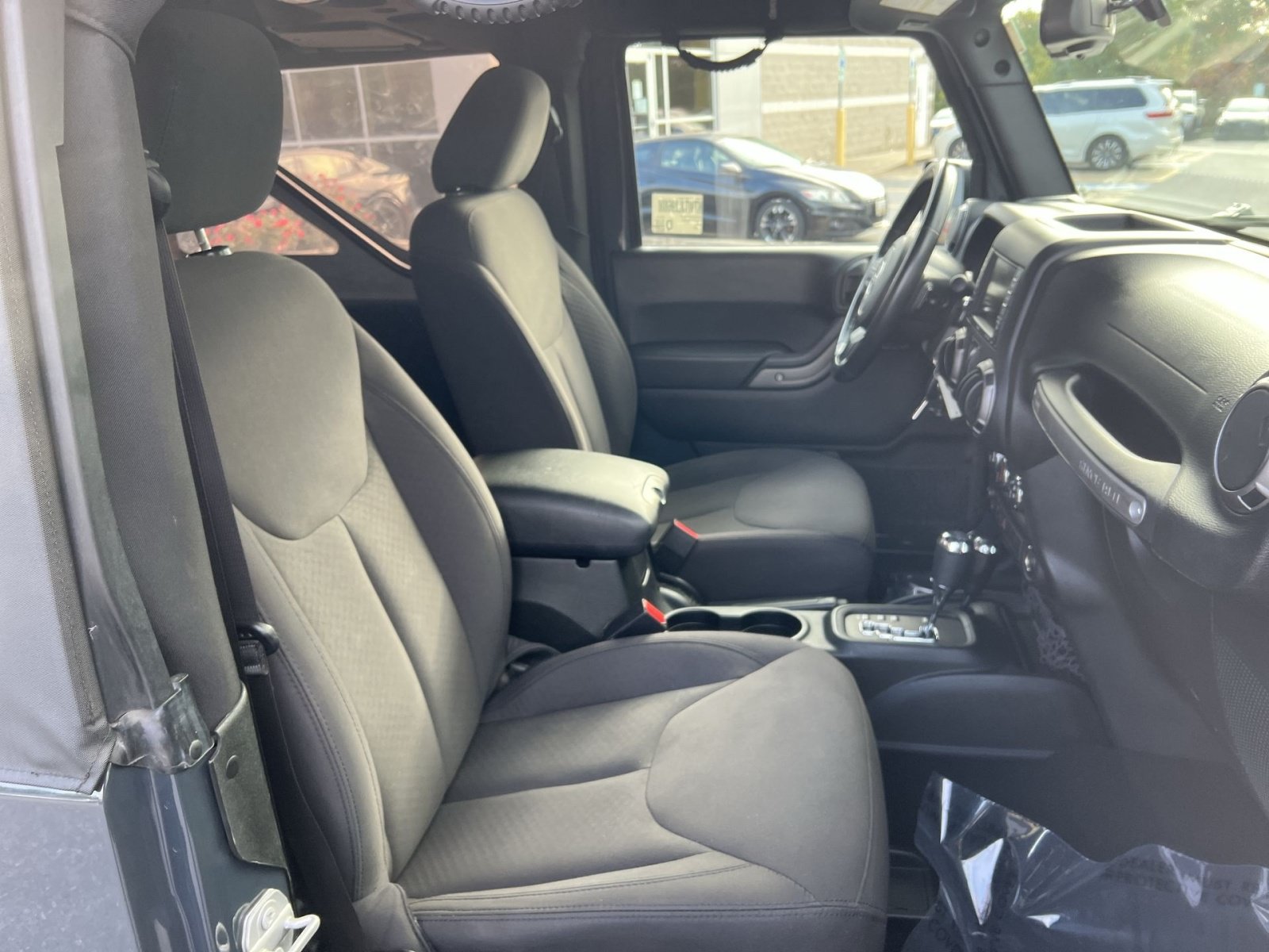 Used 2018 Jeep Wrangler Sport AWD/4WD image 23