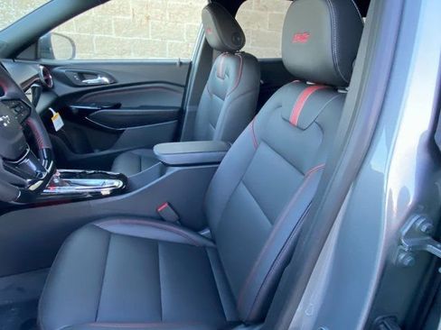 New 2026 Chevrolet Trax RS w/ Sunroof Package image 15