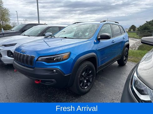 Used 2019 Jeep Cherokee Trailhawk AWD/4WD image 1