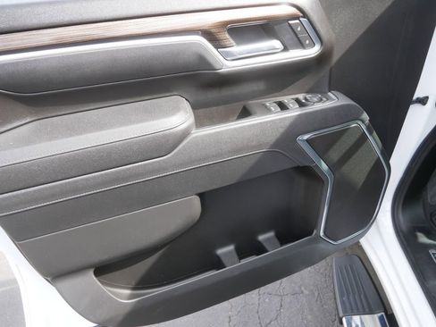 Used 2025 Chevrolet Silverado 2500 LT w/ Convenience Package image 15