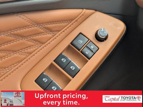 Used 2022 Toyota Avalon Limited w/ Advanced Safety Package FWD image 13
