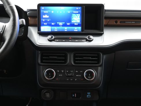 Used 2022 Ford Maverick Lariat w/ Lariat Luxury Package FWD image 17