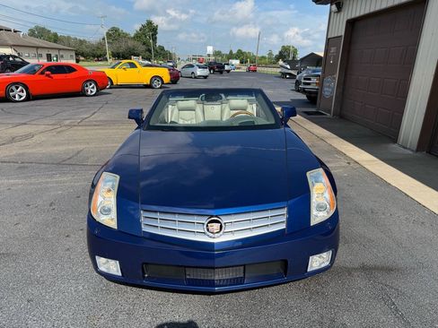 Used 2005 Cadillac XLR RWD image 18