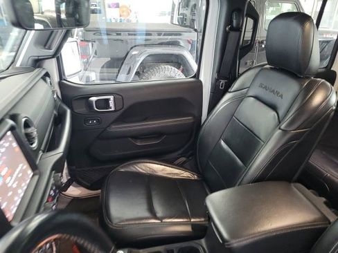 Used 2020 Jeep Wrangler Unlimited Sahara image 11