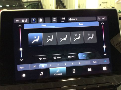 Used 2024 Jeep Compass Limited image 25