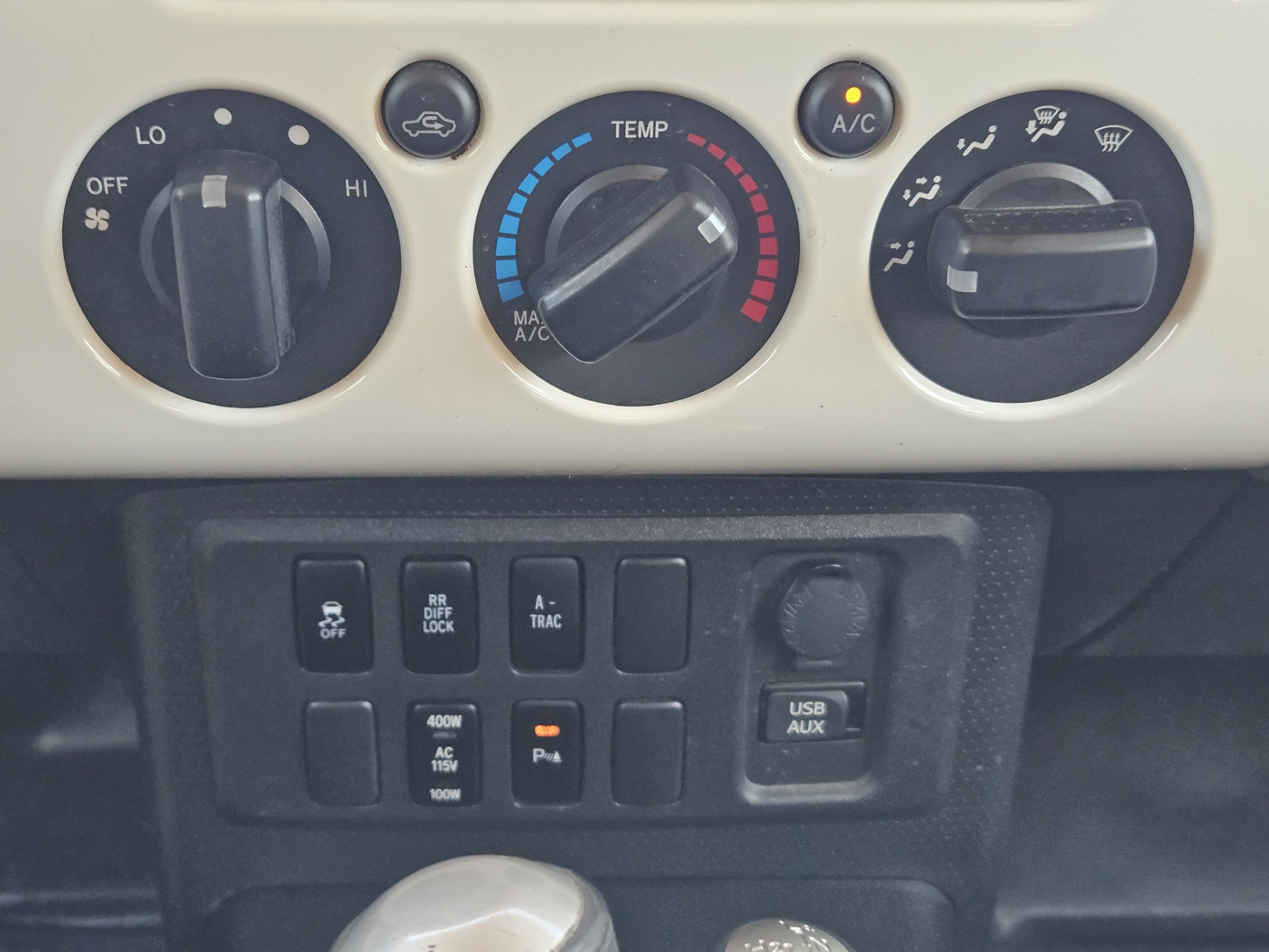 Used 2012 Toyota FJ Cruiser 4WD image 9