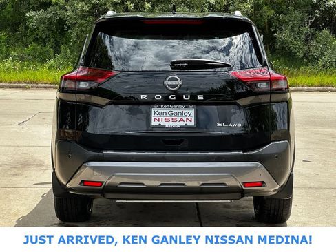 Certified 2023 Nissan Rogue SL w/ SL Premium Package AWD/4WD image 4