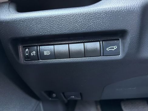 Used 2022 Toyota RAV4 XLE w/ Convenience Package AWD/4WD image 21