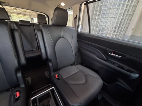 Used 2025 Toyota Grand Highlander FWD image 38