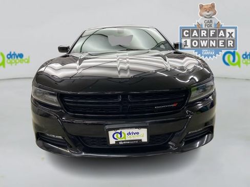 Used 2019 Dodge Charger SXT AWD/4WD image 15