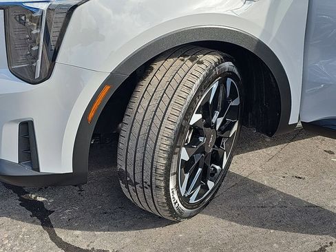 Used 2024 Kia Sorento EX w/ Panoramic Sunroof Package image 37