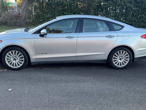 Used 2015 Ford Fusion S image 5