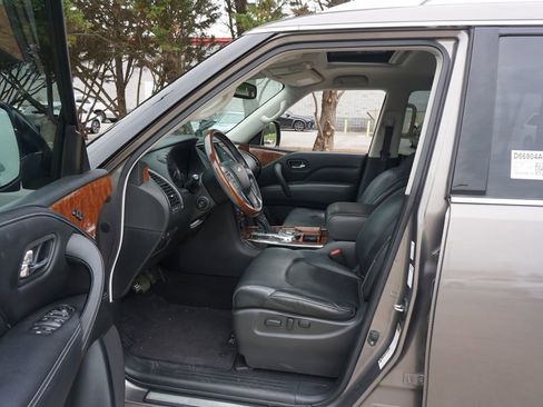 Used 2019 INFINITI QX80 Luxe RWD image 2