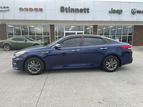 Used 2020 Kia Optima LX image 2