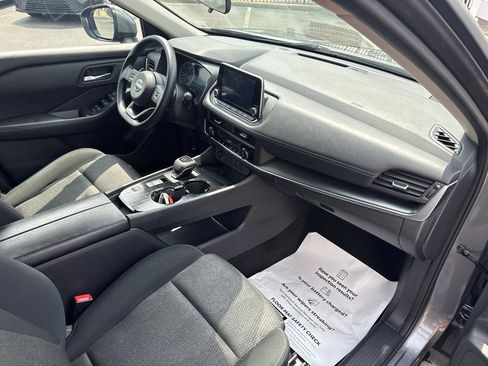 Used 2024 Nissan Rogue SV FWD image 36
