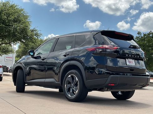 Used 2025 Nissan Rogue SV FWD image 35