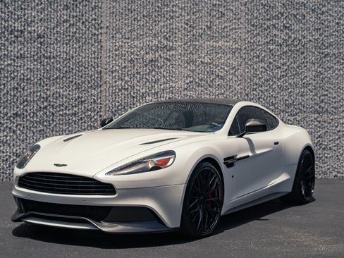 Used 2015 Aston Martin Vanquish Coupe RWD image 1