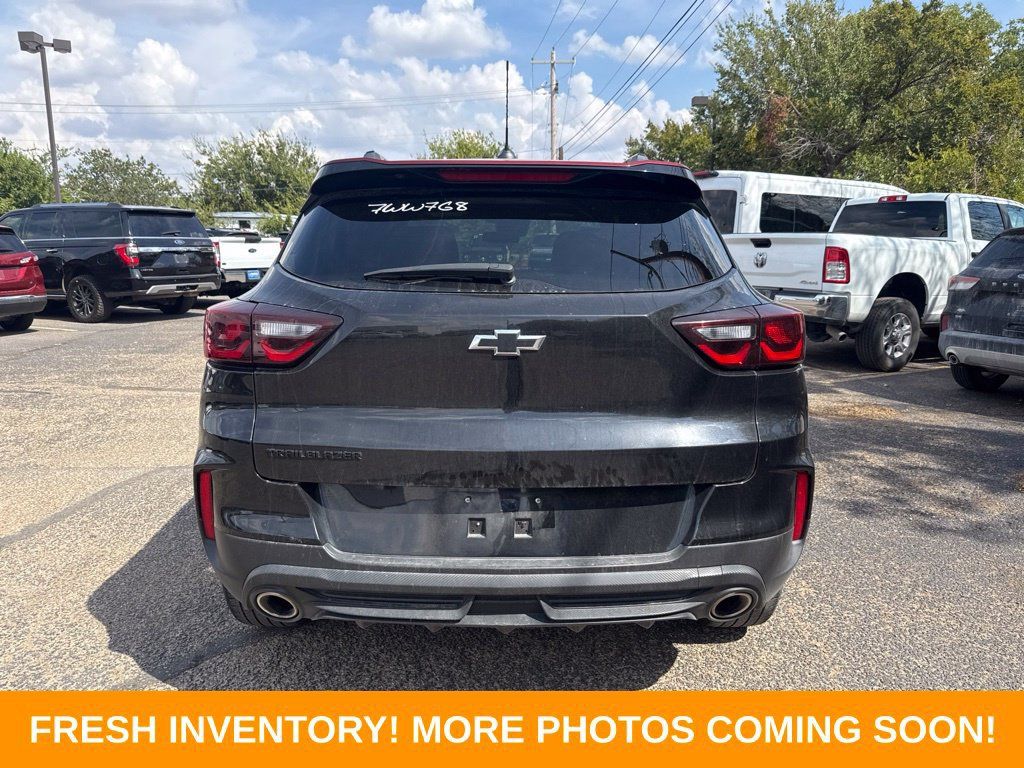 Used 2024 Chevrolet TrailBlazer RS FWD image 3