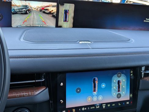 Certified 2025 Lincoln Navigator Black Label image 27