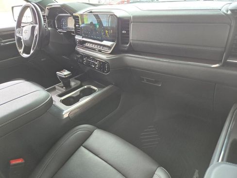Used 2023 Chevrolet Silverado 1500 LTZ w/ LTZ Convenience Package II AWD/4WD image 18