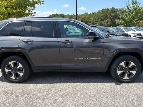 Used 2024 Jeep Grand Cherokee Limited 4xe AWD/4WD image 7