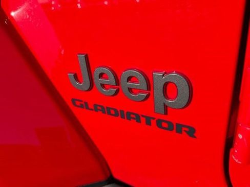 Used 2020 Jeep Gladiator Rubicon w/ Dual Top Group AWD/4WD image 14