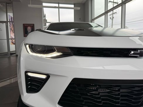 Used 2018 Chevrolet Camaro SS image 9