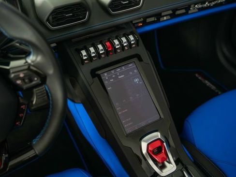 Used 2023 Lamborghini Huracan EVO RWD image 21