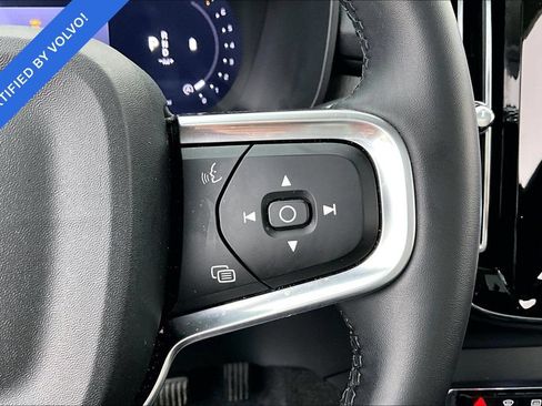 Certified 2025 Volvo XC40 B5 Plus AWD/4WD image 27