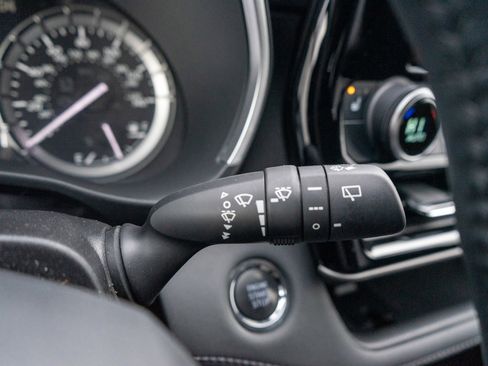 Used 2022 Toyota Highlander XLE image 27