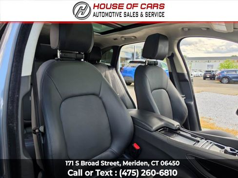Used 2019 Jaguar F-PACE Premium AWD/4WD image 47