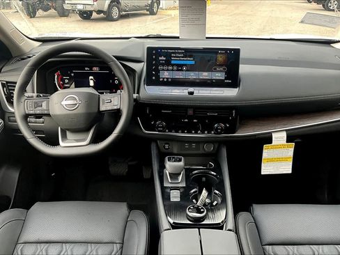 New 2026 Nissan Rogue Platinum image 5