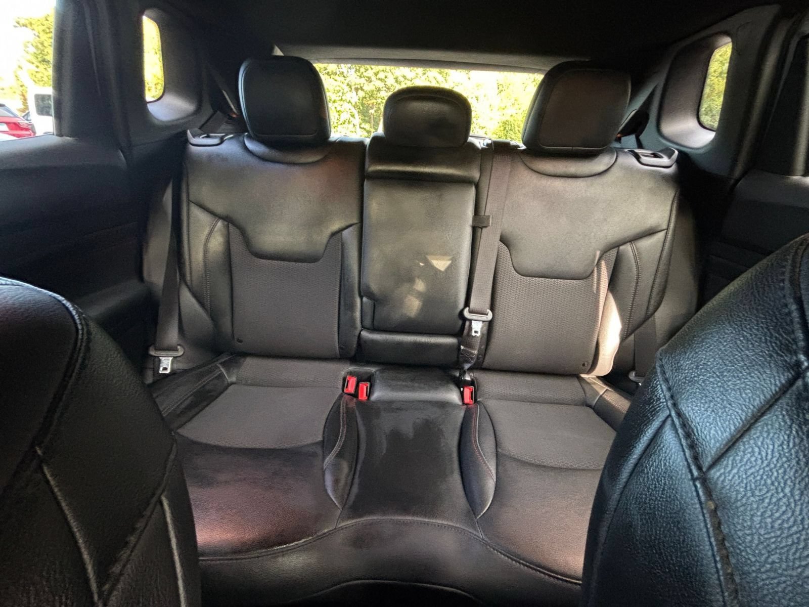 Used 2025 Jeep Compass Trailhawk AWD/4WD image 39