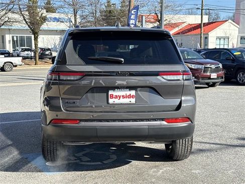 New 2026 Jeep Grand Cherokee Laredo image 18