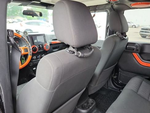 Used 2011 Jeep Wrangler Unlimited Sahara w/ Connectivity Group AWD/4WD image 19
