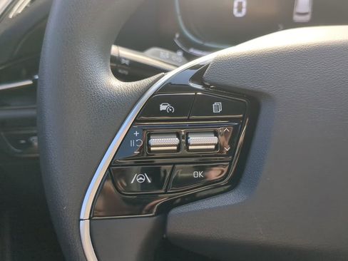 Used 2025 Kia Niro LX image 29