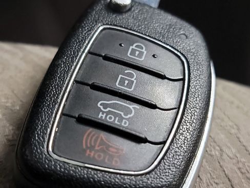 Used 2017 Hyundai Santa Fe Sport image 31