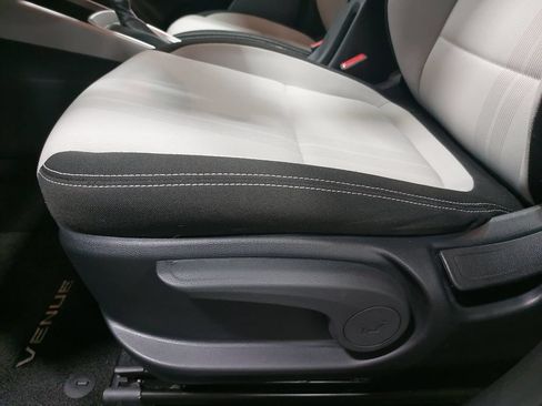 Certified 2024 Hyundai Venue SEL FWD image 28