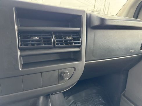 Used 2008 Chevrolet Express 1500 AWD Passenger w/ LT Preferred Equipment Group image 36